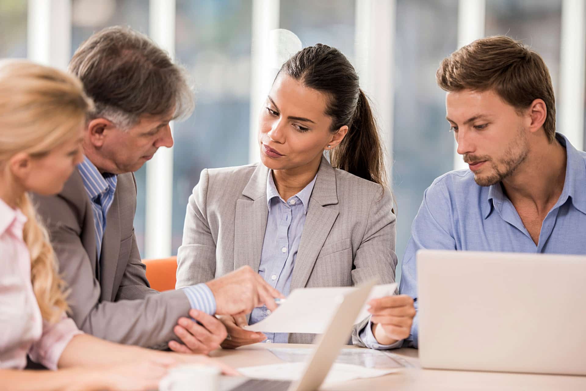 5 ejemplos de barreras de comunicación que debes conocer 5 ejemplos de barreras de comunicación que debes conocer