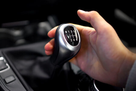 Todo lo que debes saber sobre la flecha de mando en la transmisión manual